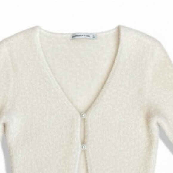 Abercrombie & Fitch Fuzzy Pearl Button Cream Cropped Cardigan XS Soft Knit - Picture 3 of 7